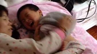 妈妈打女儿屁股视频